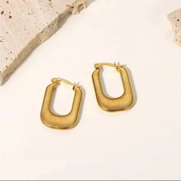 18K Gold Geometric Hoop Earrings, Stud Earrings, Women Earrings - Picture 4 of 5